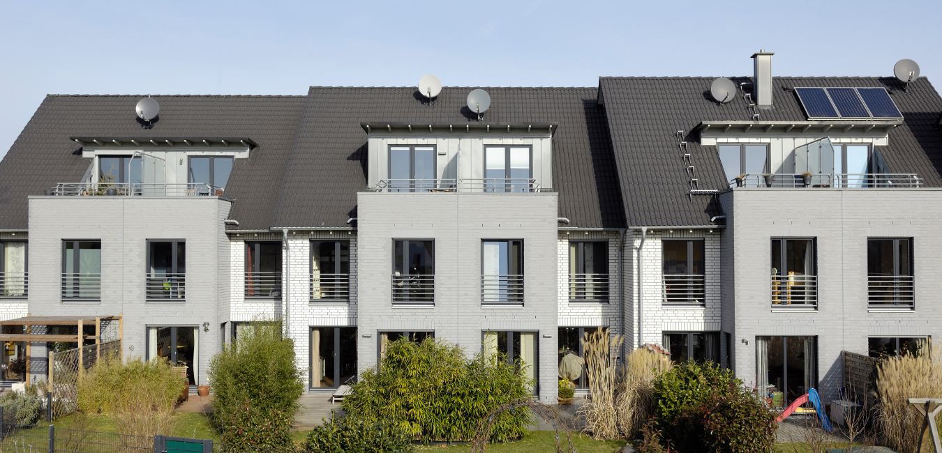 Maisons mitoyennes à la campagne