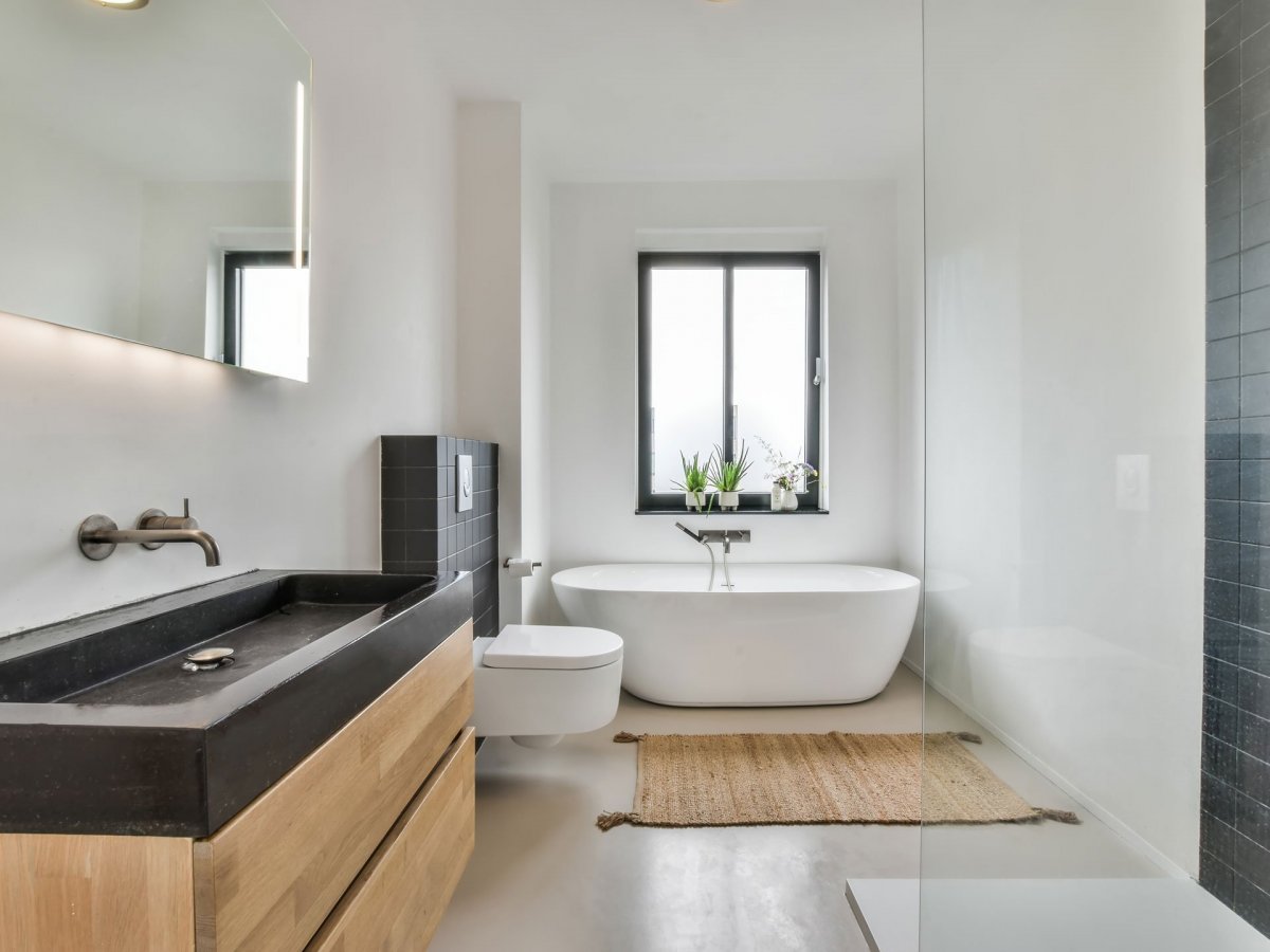 Tendances 2025 : salle de bain moderne pour maison neuve