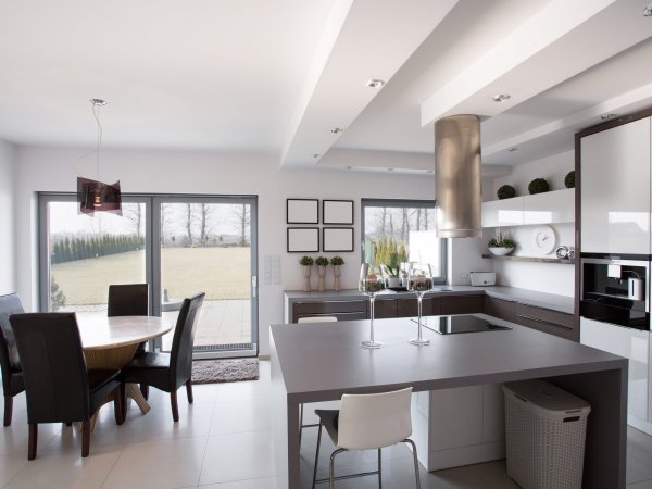 Cuisine ouverte : bien l'aménager dans une maison neuve