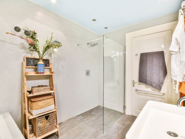 Salle de bain familiale : bien la concevoir dès le départ